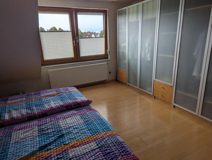 Schlafzimmer DG