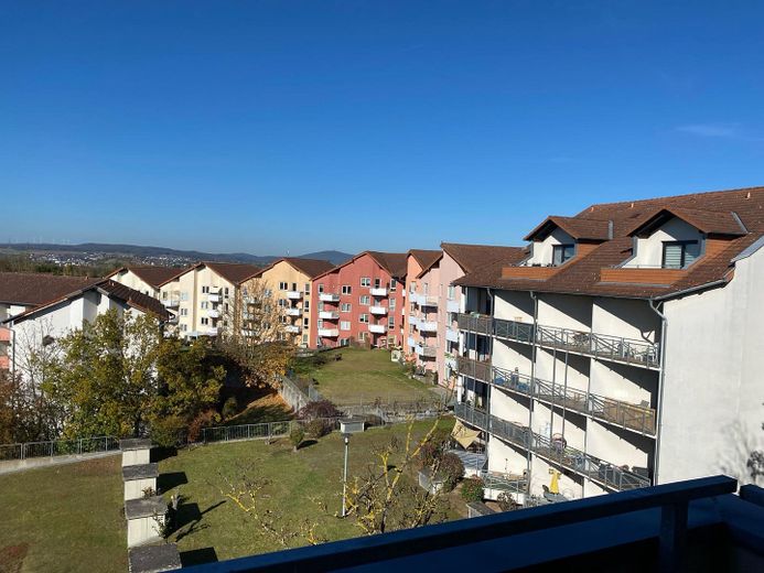 Helles 1-Zimmer-Dachgeschoss-Apartment mit großer Dachterrasse in der Nähe des UKGM – Ausblick-Dachterrasse