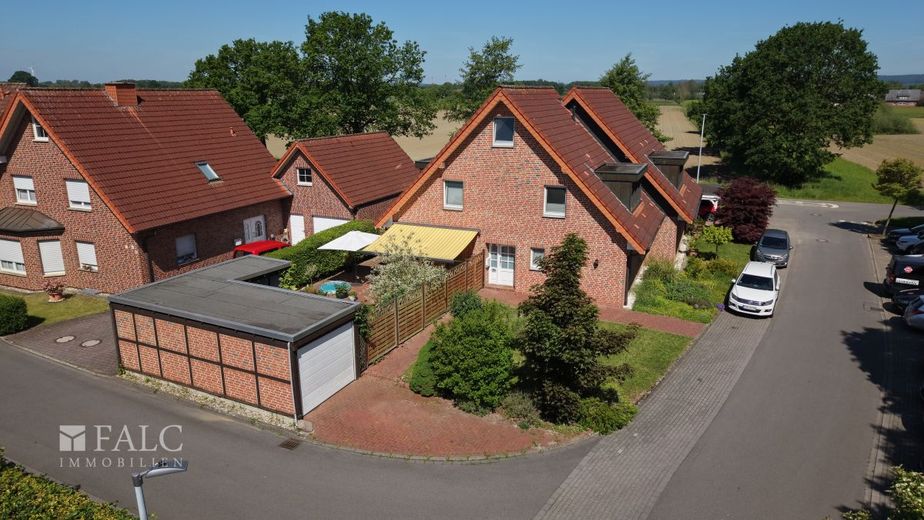Appelhülsen - 5 Zimmer Doppelhaushälfte mit Garten und Carport – Außenansicht