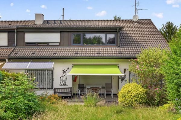 Attractive two-family house in a prime location in Karlsruhe-Grötzingen