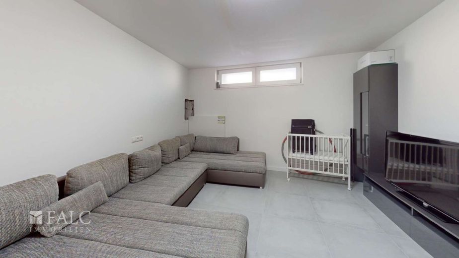 Exklusive Wohnanlage mit 3 Wohneinheiten - solide Mietrendite inklusiv !! – Vorderhaus_Wohnung 1_KG _Wohnen