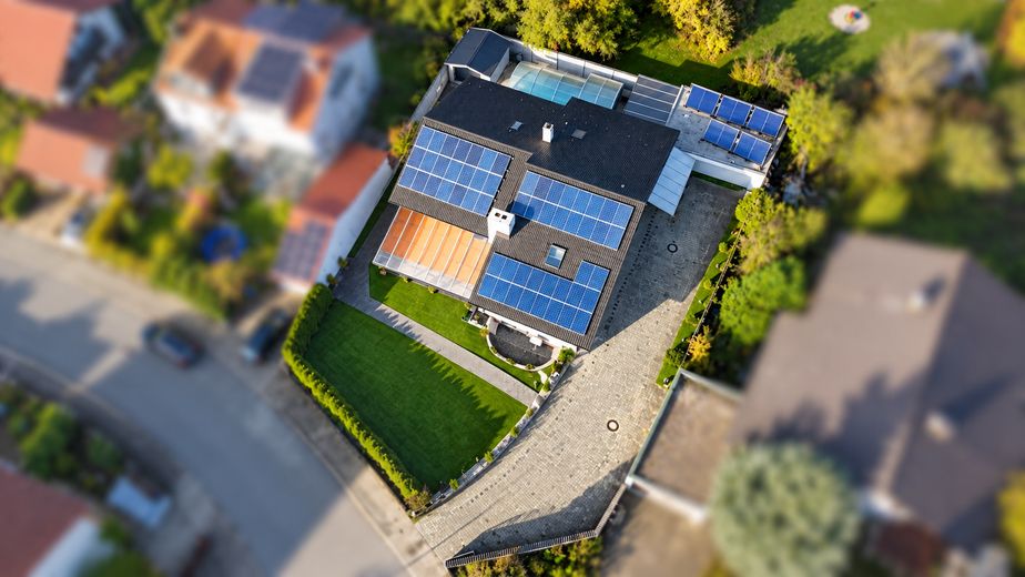 Havuz, ev sineması ve seçkin yaşam konforuyla aile cenneti – Vogelperspektive