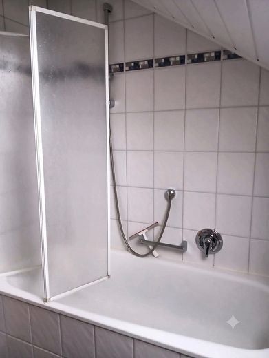 Helle 2 Zi. Whg (ca.47qm) mit Loggia, Stellplatz& EBK - 630€ warm – Foto 6