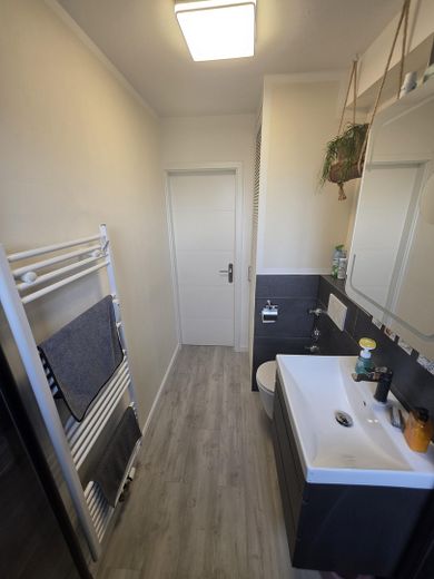 Bremen Neustadt’ın çatılarının üzerinde yaşam – gün batımları sunan modernize edilmiş 4 odalı daire! – Bad II