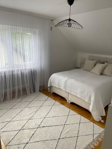 واحة سكنية هادئة وسط الخضرة – Geräumiges Schlafzimmer