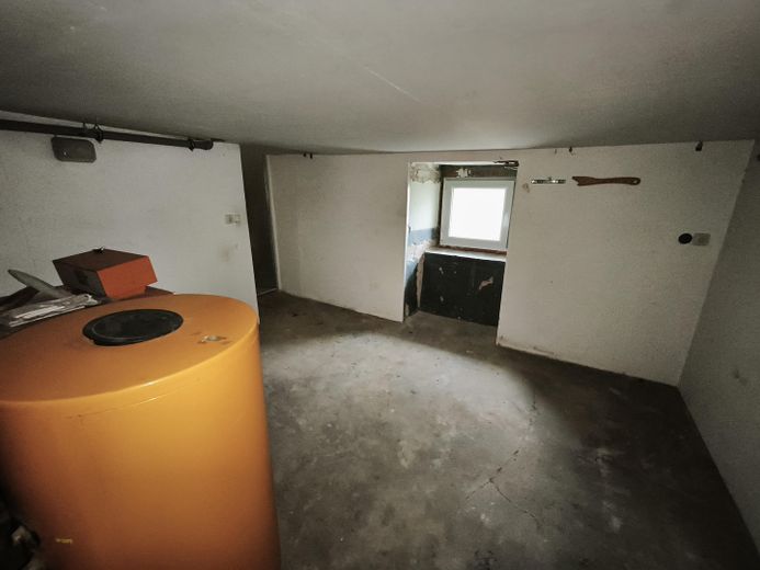 Wirtschaftsraum halbe Treppe