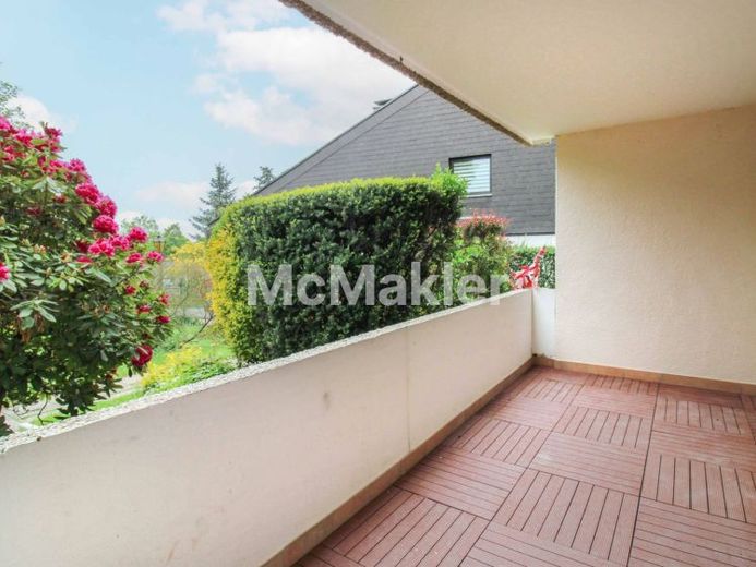 Frisch renovierte 2,5-Zimmer-Wohnung mit Loggia & Garage – Foto 1