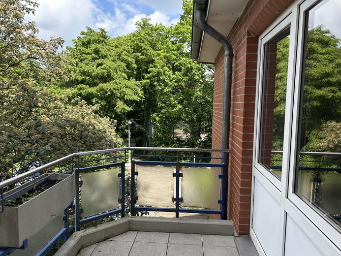 Penthouse tarzında tamamen yenilenmiş ve boş (kiralanmamış) – Balkon