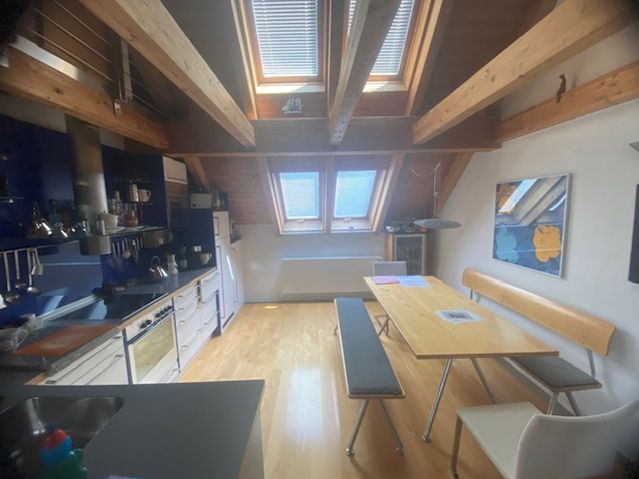 Großzügige teilmöblierte Loft-/ Galerie-Wohnung in Regensburg West – Wohnküche
