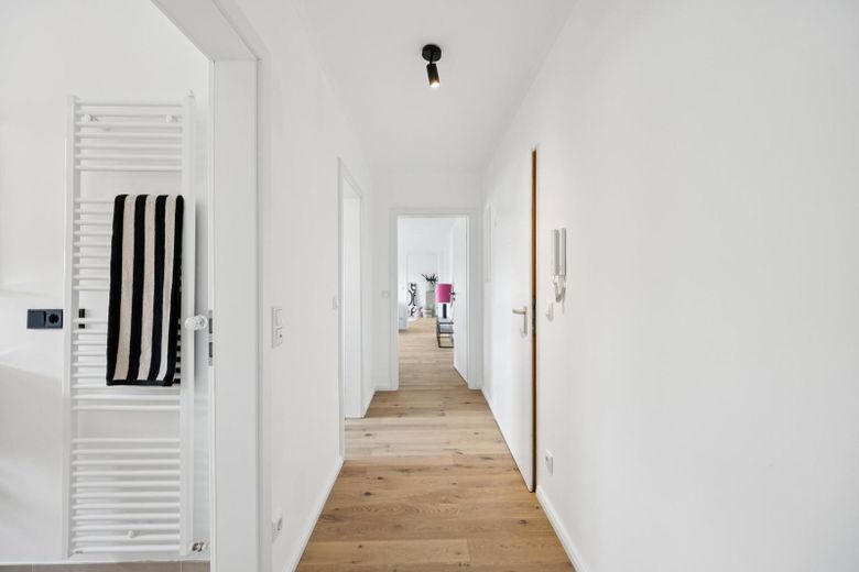 Renovierte 3-Zimmer-Wohnung – sofort bezugsfertig & provisionsfrei – Flur