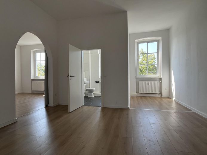 helle 4-Zimmer-Wohnung im 2. OG – Foto 1
