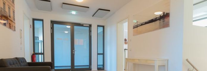 Meistermannhaus — светлый офис с видом на Рейн в эксклюзивном районе Крефельд-Уэрдинген