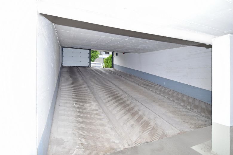 Geräumige Tiefgarage 