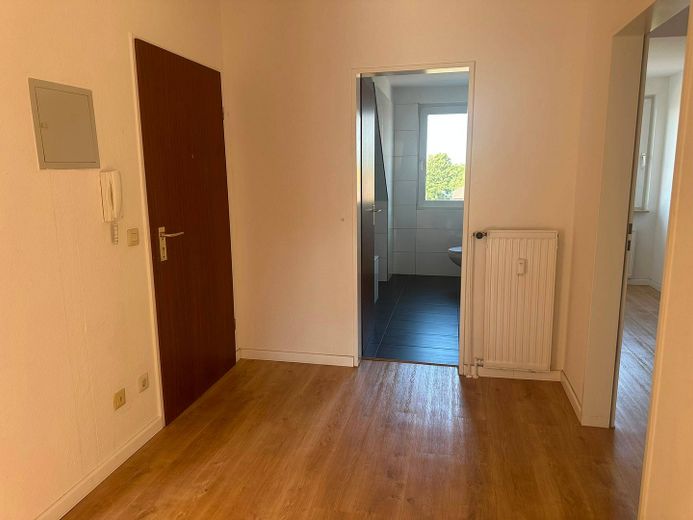 Renovierte 3-Zimmer-Dachgeschosswohnung mit BALKON und EBK – Photo 16