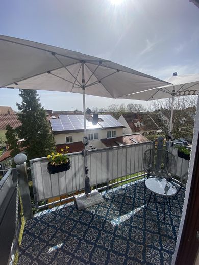 Exkl. 3-Zimmerwohnung 74+21qm EINMALIGER NUTZFLÄCHE - Einbauküche+begehb. Kleiderschr. auf 2 Ebenen – Balkon