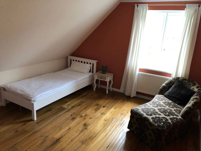 Landhaus "Rose Garden" direkt vor Sylt zu verkaufen! – Schlafzimmer