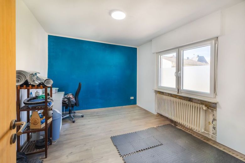 Doppelhaushälfte in Höhr-Grenzhausen - mit großer überdachter Terrasse, Garten und Garage – Zimmer
