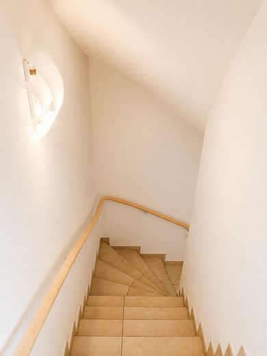Wunderschönes Einfamilienhaus mit Potenzial: Ein Wohntraum für jeden - Keine Maklerprovision! – Treppenhaus