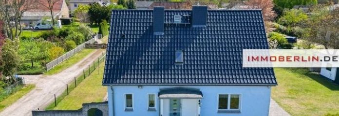 IMMOBERLIN.DE - Sympathisches Einfamilienhaus mit Einliegerwohnung & Südgarten in Havelnähe