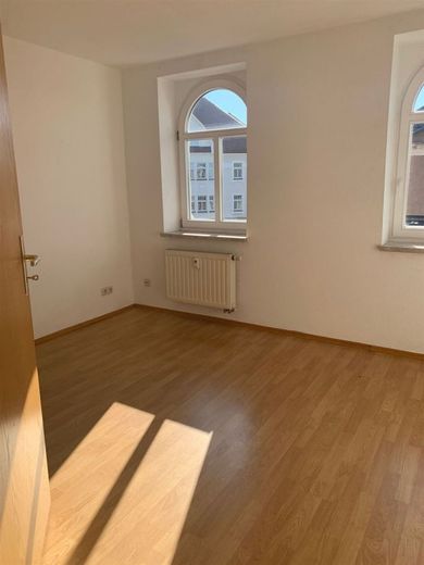 Großzügige 3,5-Zimmer mit Laminat und Tageslichtbad mit Wanne in guter Lage! – PHOTO-2022-03-11-13-43-25_2