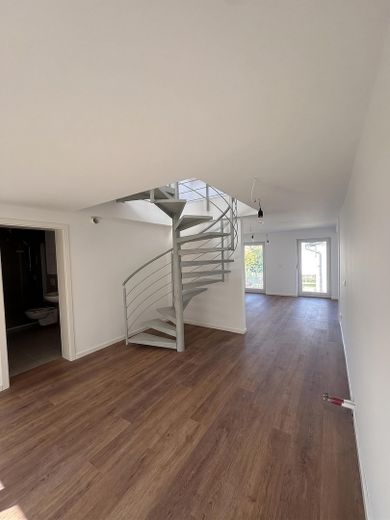 Große helle 6 Zimmer-Wohnung mit Balkon - Erstbezug nach Kernsanierung – Flur