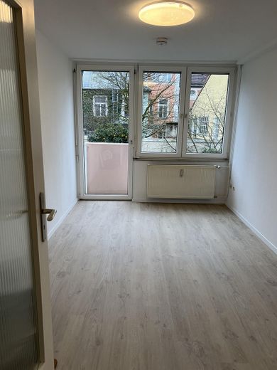Bezugsfreies renoviertes 1-Zimmer-Appartement mit Balkon – Foto 1