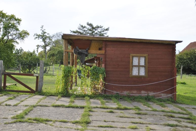 Marlow-OT, Reitanlage + Blockhütten in Ostseenähe – Foto 8