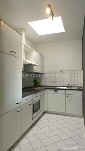 27987 HomeCompany Möbliert/Furnished Dachgeschoss-Wohnung in Leipzig-Schleußig max. 2 Personen – 9047d9618229bc786db3167642d33693cbea38d8.jpg