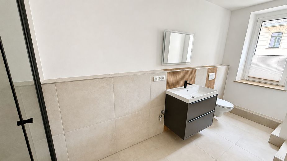 *Sofort bezugsfrei: 2 Zimmer mit großer Terrasse in der Leipziger Südvorstadt | Erstbezug* – Badezimmer