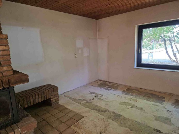 !Provisionsfrei! Sanierungsbedürftiges Einfamilienhaus! – EG Kaminzimmer