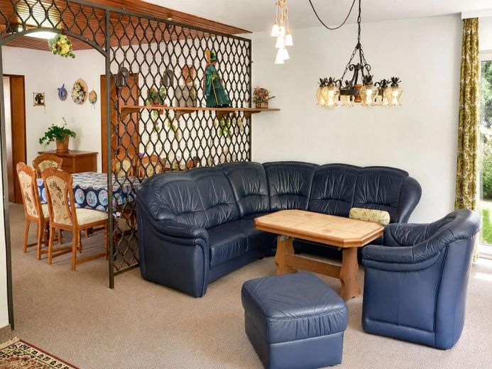 Zweifamilienhaus bezugsfrei – wert 201.000 €, ersteigerbar ab ca. 141.000 € (Termin 28.10.) – Foto 9