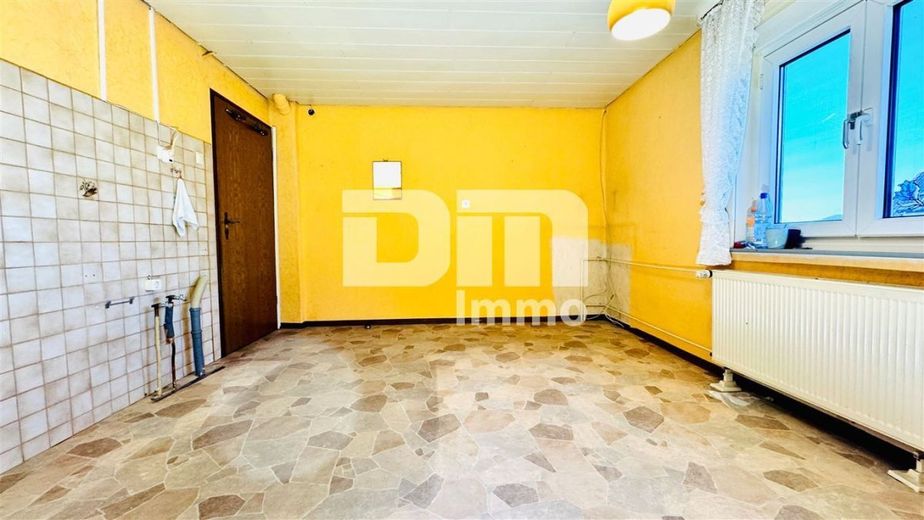 Schöne Doppelhaushälfte mit Nebengebäude, Garage und angelegtem Gartenbereich – EG Küche