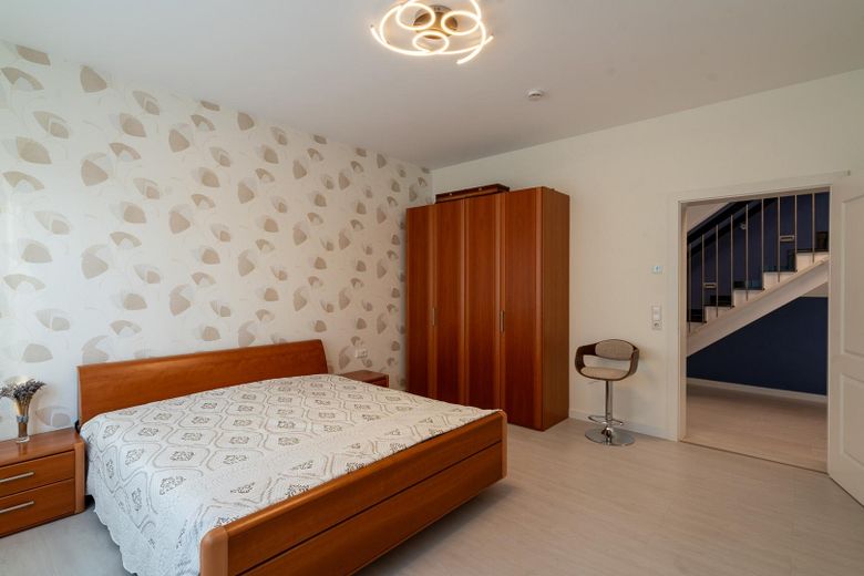 Haus mit viel Wohnraum – Foto 8