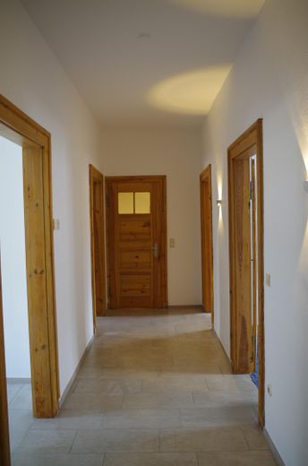 4 Zimmer Whg, 2. OG, renoviert und mit Einbauküche ab 1. Sep – Foto 5