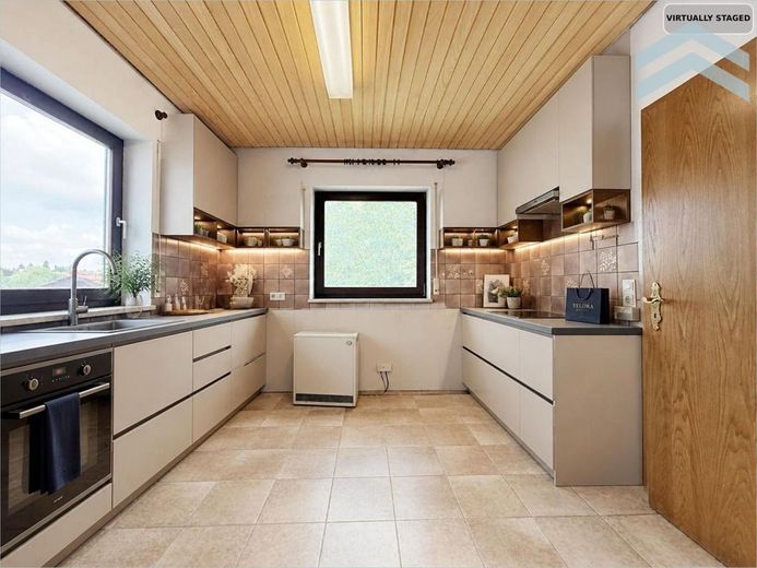 Ausbaufähiges Eigenheim mit großem Gartengrundstück &amp; Garage – Einrichtungsbeispiel