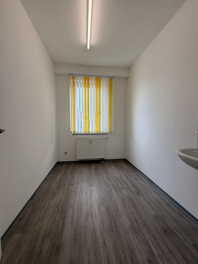 Купить или арендовать: кабинет, офис, юридическую контору в 78112 St.Georgen -безбарьерно в Ärztehaus – Photo 9