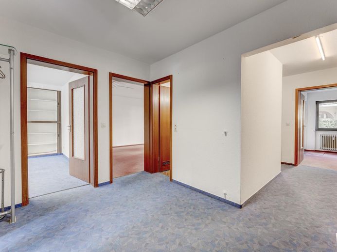 Locaux de bureau ou de cabinet avec 3 places de stationnement et loggia – Colombistraße 11-13, Freiburg – Photo 1