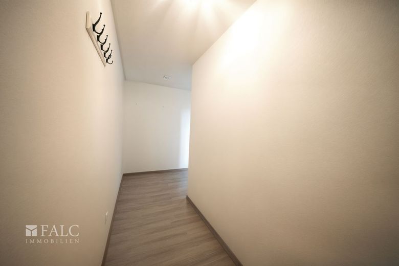 3-Zimmer-Wohnung mit Balkon - ideale Basis für Ihre Wohnideen – Flur