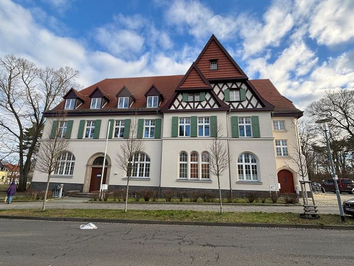 Wohnen im Denkmal: frisch sanierte 143-m²-Dachgeschosswohnung mit Haus-im-Haus-Charakter – Foto 2