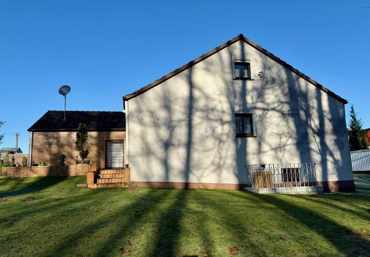 Fröndenberg-Ardey: Freistehendes Wohnhaus mit Gartenoase am Ende einer Sackgasse! – Ansicht Wohnhaus