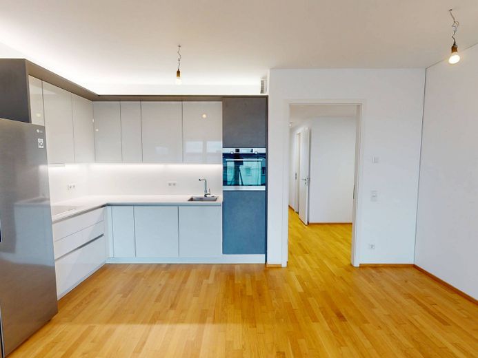 Wymarzone mieszkanie w zasięgu spaceru od Alexanderplatz: 3-pokojowe mieszkanie w nowym budownictwie z BALKONEM i w pełni wyposażoną kuchnią w północno-zachodniej części Friedrichshain – Ansicht IV: Wohn- und Esszimm…