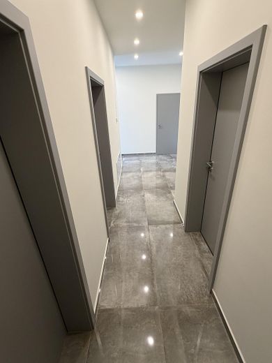 Exklusive 4-Zimmer-Penthousewohnung mit Dachterrasse & Garage+Stellplatz – provisionsfrei – Flur