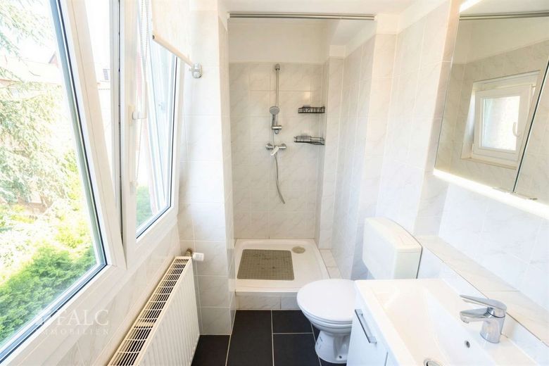 3- Familienhaus in der Stadtmitte von Neunkirchen zu verkaufen! – Badezimmer OG