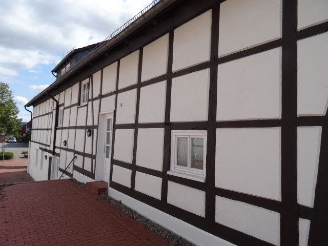 Großes Stadt-Haus im Zentrum von Bad Münder Hausverkauf – Seite mit zwei Eingängen
