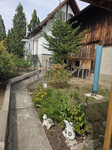 Freistehendes Einfamilienhaus mit Ökonomiegebäude in Rheinfelden-Nollingen – Foto 5