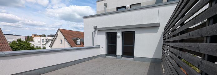 Provisionsfrei: Wohnen mit Penthouse-Flair, sonnige Dachterrasse in zentraler Lage von Herrenberg – Dachterrasse