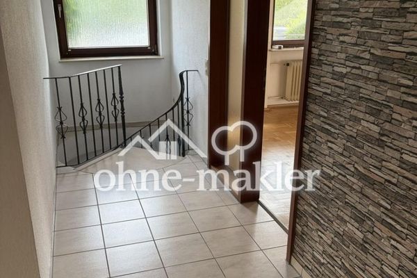 Attraktive Maisonette mit Südbalkon, zwei komplett renovierten Bädern und neuer Küche in Brühl