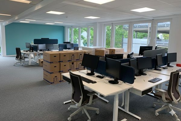 Posizione di alto livello presso il nodo autostradale Köln-West: 265 m² di superficie commerciale flessibile -Senza provvigione-