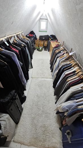 Begehbarer Kleiderschrank