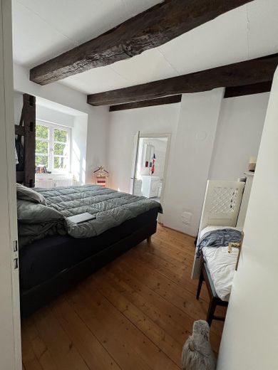Idyllische Altbauwohnung mit Blick aufs Wasser – Schlafzimmer 2